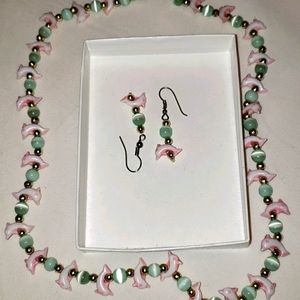 Set of necklace and earings